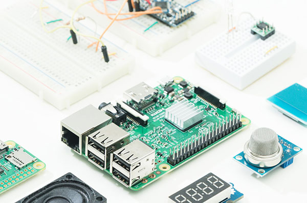 汎用マイコンや市販センサーを活用した低コストIoT開発の説明イメージ